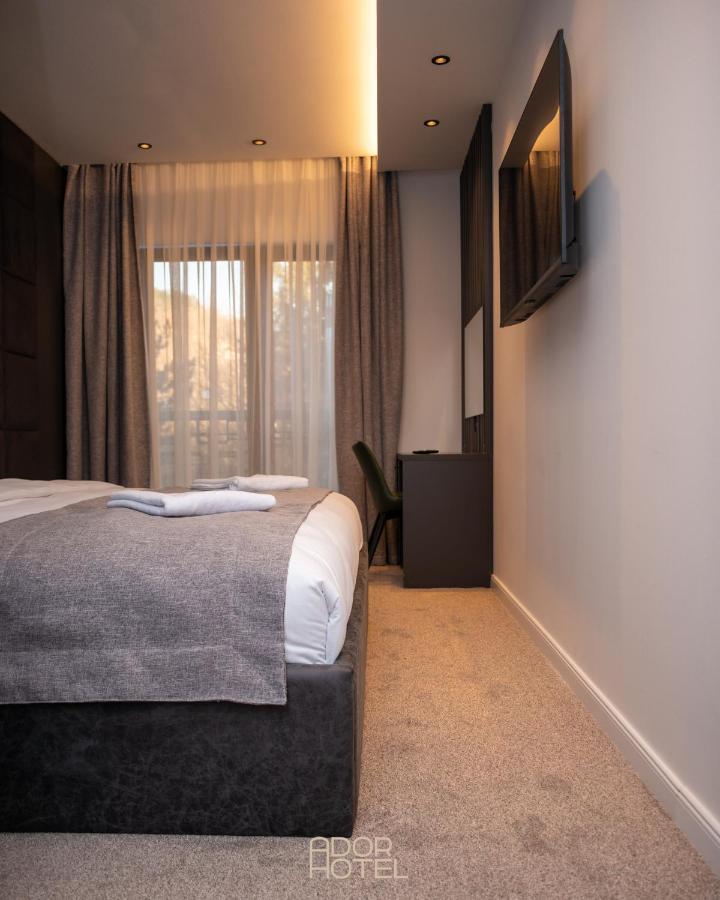 Ador Hotel North Mitrovica Buitenkant foto