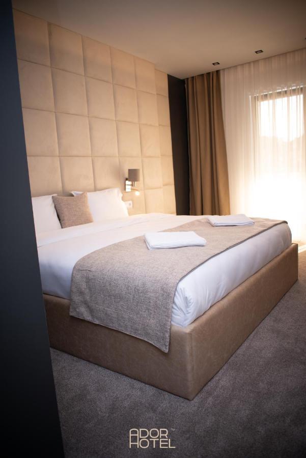Ador Hotel North Mitrovica Buitenkant foto
