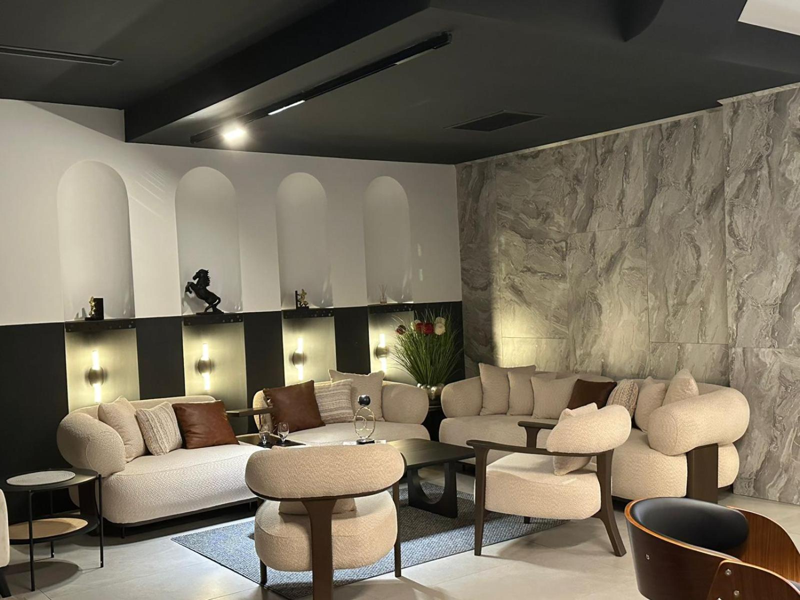 Ador Hotel North Mitrovica Buitenkant foto